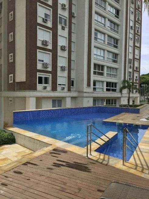 Foto 1 de Apartamento com 2 Quartos à venda, 75m² em Passo da Areia, Porto Alegre