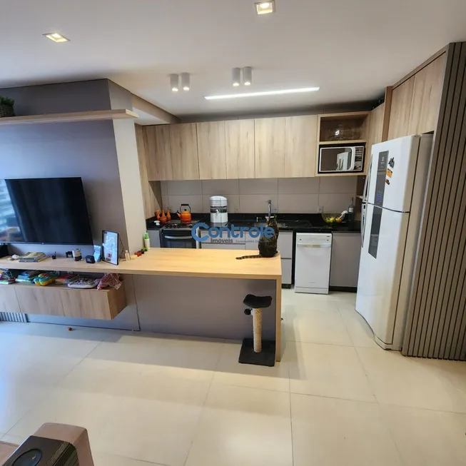 Foto 1 de Apartamento com 3 Quartos à venda, 78m² em Barreiros, São José