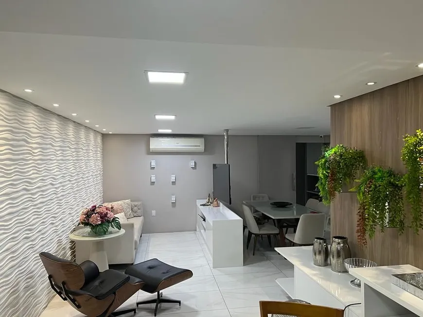 Foto 1 de Apartamento com 3 Quartos à venda, 128m² em Ponta Verde, Maceió