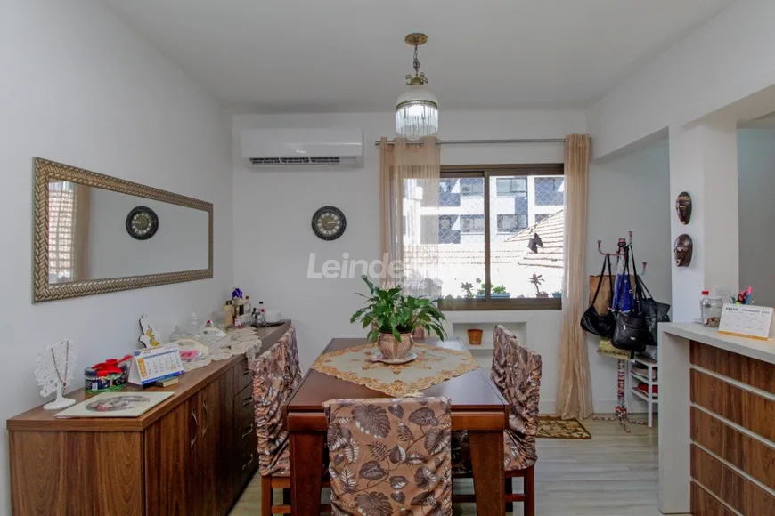 Foto 1 de Apartamento com 3 Quartos à venda, 80m² em Rio Branco, Porto Alegre