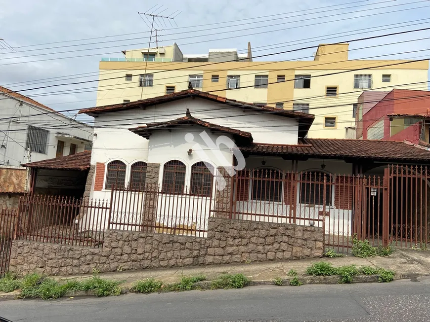 Foto 1 de Casa com 5 Quartos à venda, 240m² em Carlos Prates, Belo Horizonte