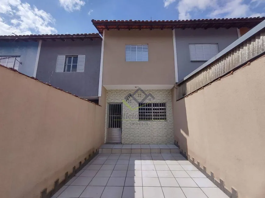 Foto 1 de Casa com 2 Quartos à venda, 60m² em Vila Caputera, Mogi das Cruzes