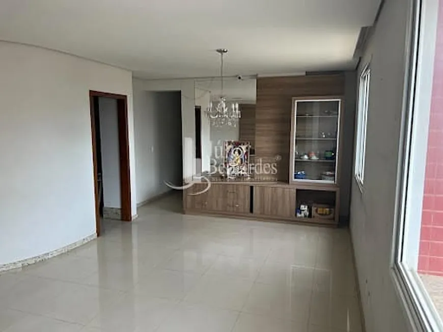 Foto 1 de Apartamento com 3 Quartos à venda, 140m² em Centro, Montes Claros