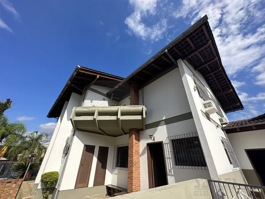 Foto 1 de Casa com 5 Quartos à venda, 420m² em Ponta Aguda, Blumenau