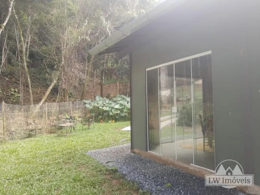 Foto 1 de Casa com 2 Quartos para venda ou aluguel, 100m² em Araras, Petrópolis