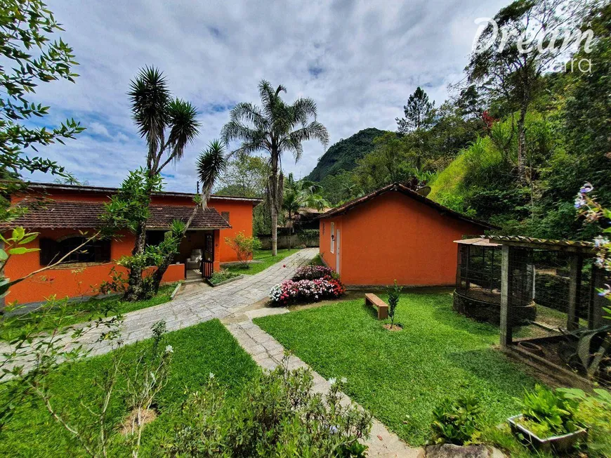 Foto 1 de Fazenda/Sítio com 3 Quartos à venda, 150m² em Albuquerque, Teresópolis