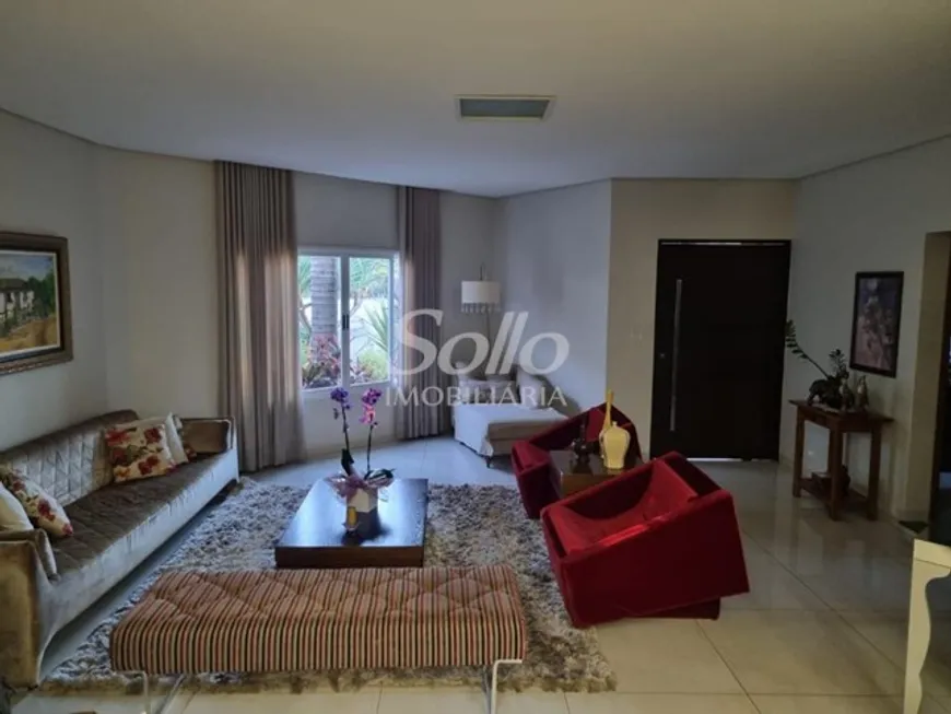 Foto 1 de Casa com 4 Quartos à venda, 396m² em Cidade Jardim, Uberlândia