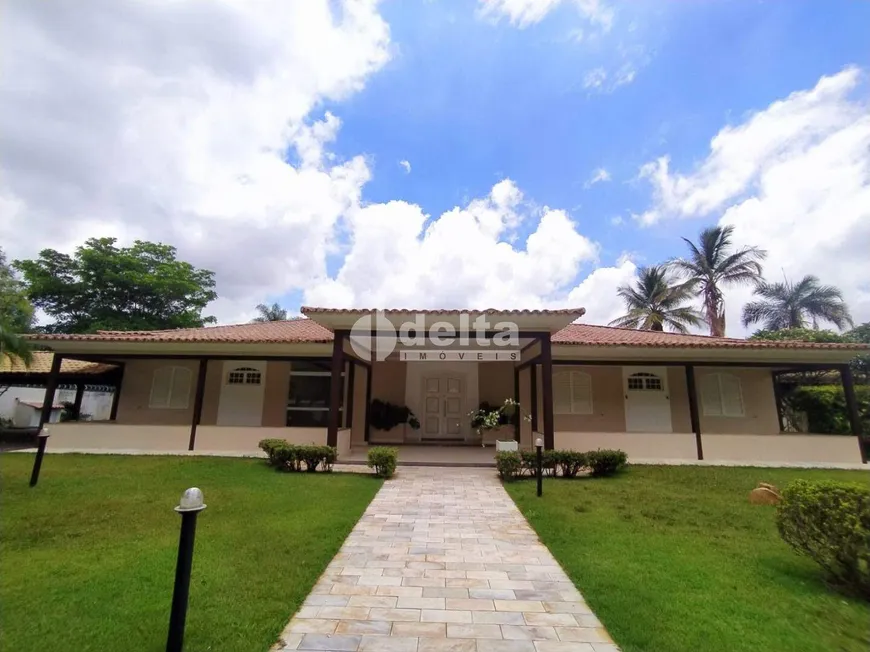 Foto 1 de Casa com 5 Quartos à venda, 500m² em Mansões Aeroporto, Uberlândia