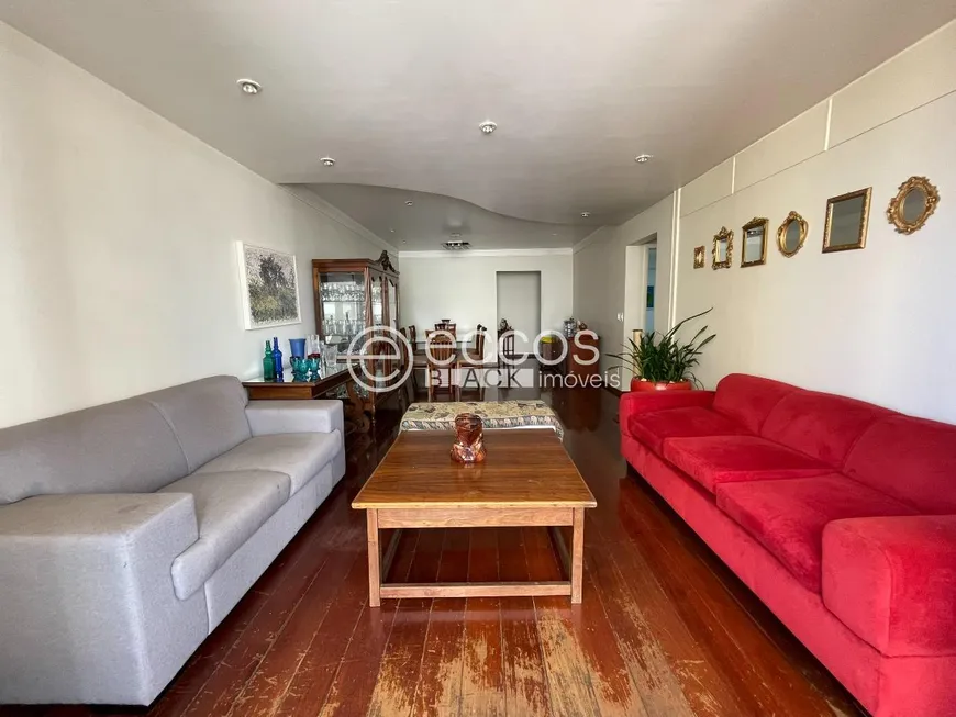 Foto 1 de Apartamento com 4 Quartos à venda, 180m² em Centro, Uberlândia
