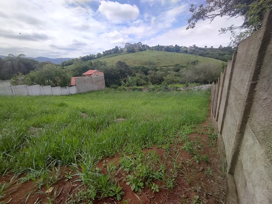 Foto 1 de Fazenda/Sítio à venda, 1000m² em Zona Rural, Queluzito