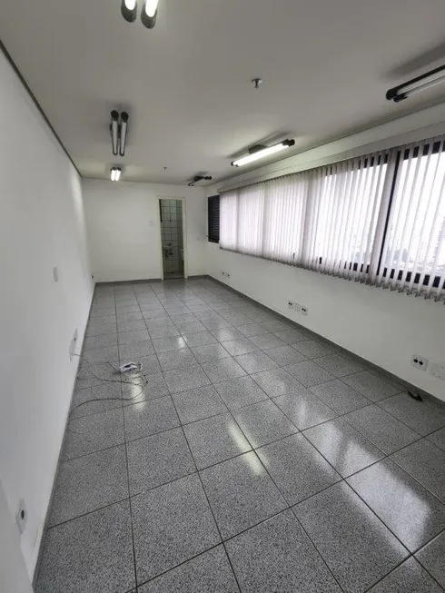 Foto 1 de Sala Comercial para alugar, 30m² em São Judas, São Paulo