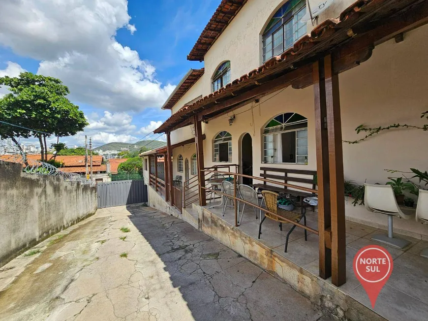 Foto 1 de Casa com 9 Quartos à venda, 270m² em Palmeiras, Belo Horizonte