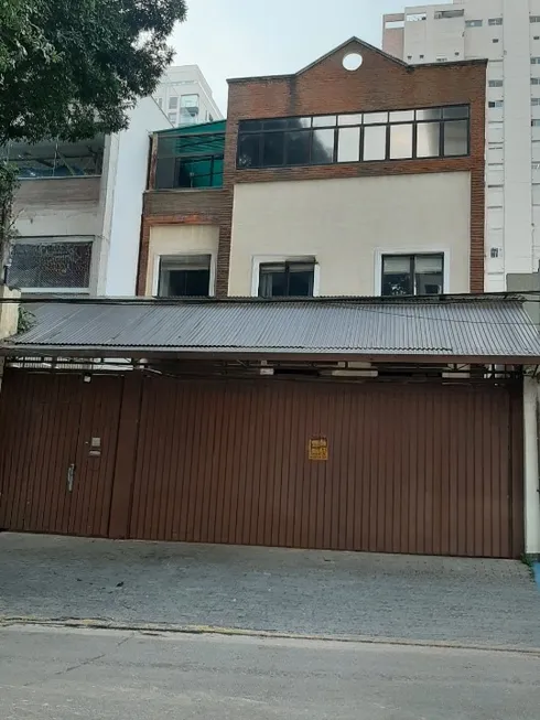 Foto 1 de com 13 Quartos para venda ou aluguel, 445m² em Água Branca, São Paulo