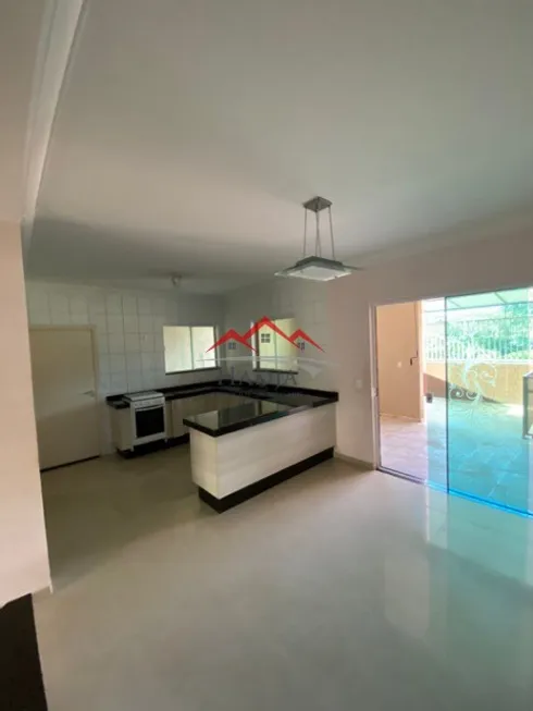 Foto 1 de Sobrado com 3 Quartos à venda, 200m² em Jardim Marambaia, Jundiaí