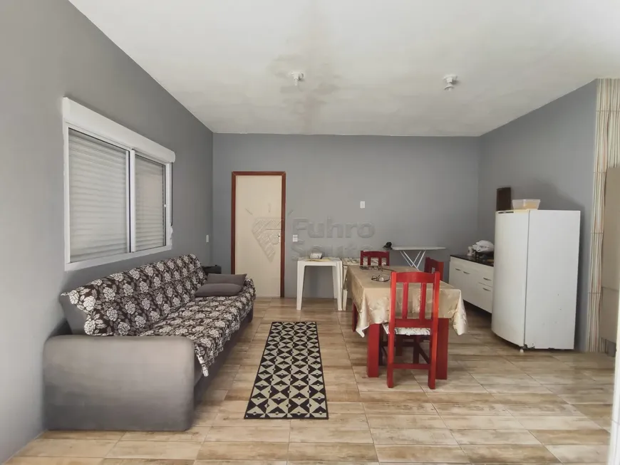 Foto 1 de Casa com 1 Quarto à venda, 301m² em Laranjal, Pelotas