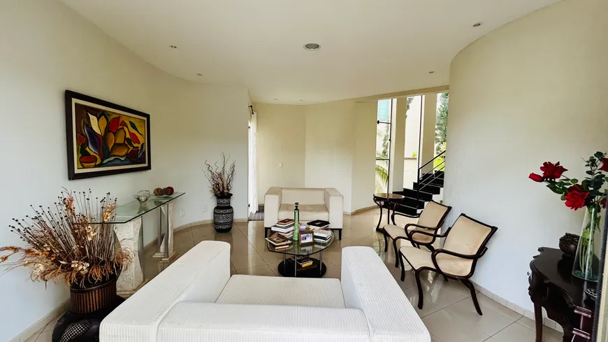 Foto 1 de Casa de Condomínio com 5 Quartos à venda, 323m² em Residencial Granville, Goiânia