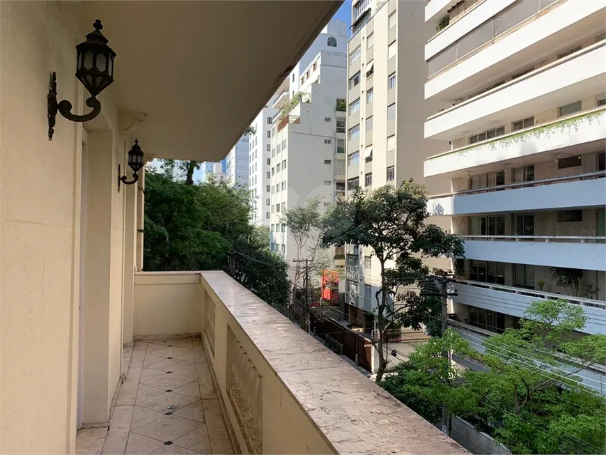 Foto 1 de Apartamento com 3 Quartos à venda, 167m² em Jardim América, São Paulo
