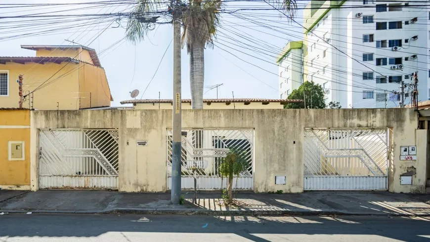 Foto 1 de Casa com 4 Quartos à venda, 225m² em Setor Coimbra, Goiânia