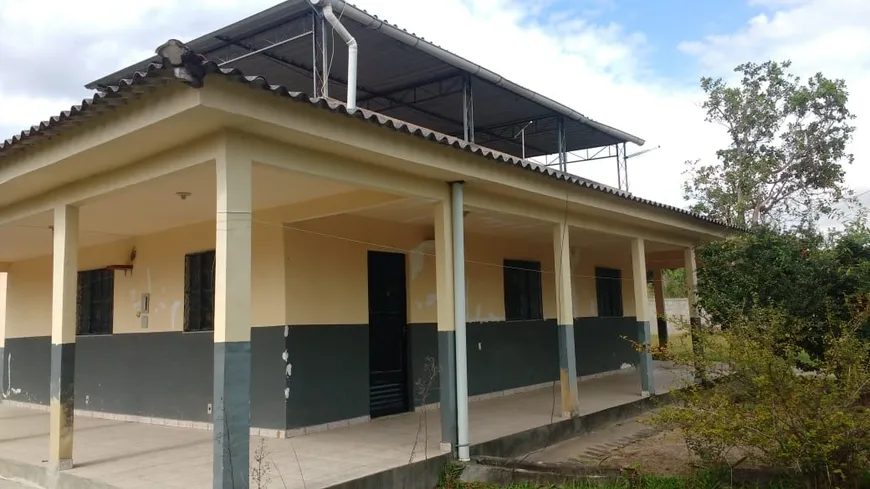 Foto 1 de Fazenda/Sítio com 3 Quartos à venda, 1400m² em Centro sambaetiba, Itaboraí