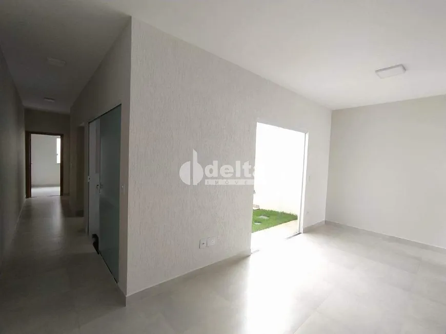 Foto 1 de Casa com 3 Quartos à venda, 78m² em Vida Nova, Uberlândia