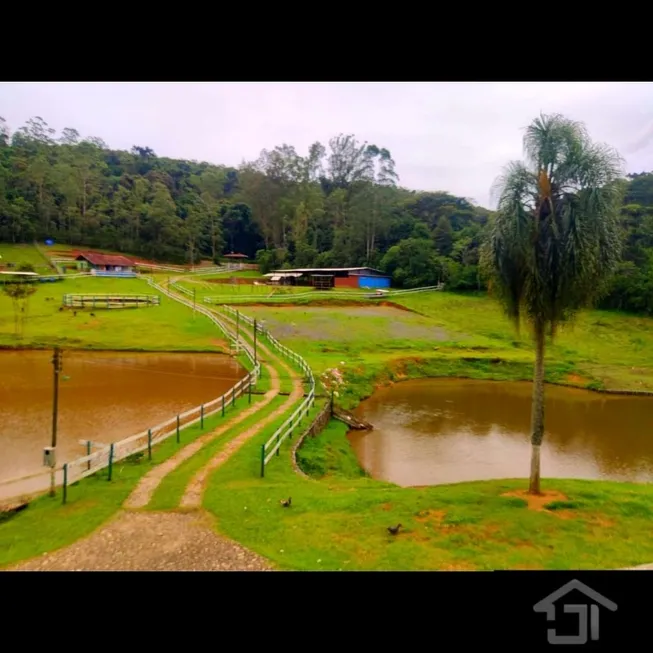 Foto 1 de Fazenda/Sítio com 3 Quartos à venda, 90000m² em Centro, Juquitiba