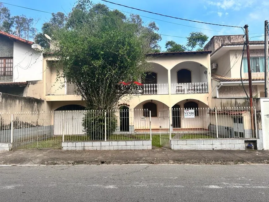 Foto 1 de Casa com 6 Quartos à venda, 335m² em Sessenta, Volta Redonda
