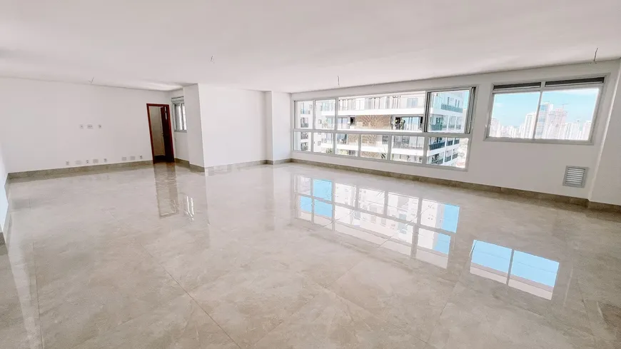 Foto 1 de Apartamento com 3 Quartos à venda, 228m² em Setor Marista, Goiânia
