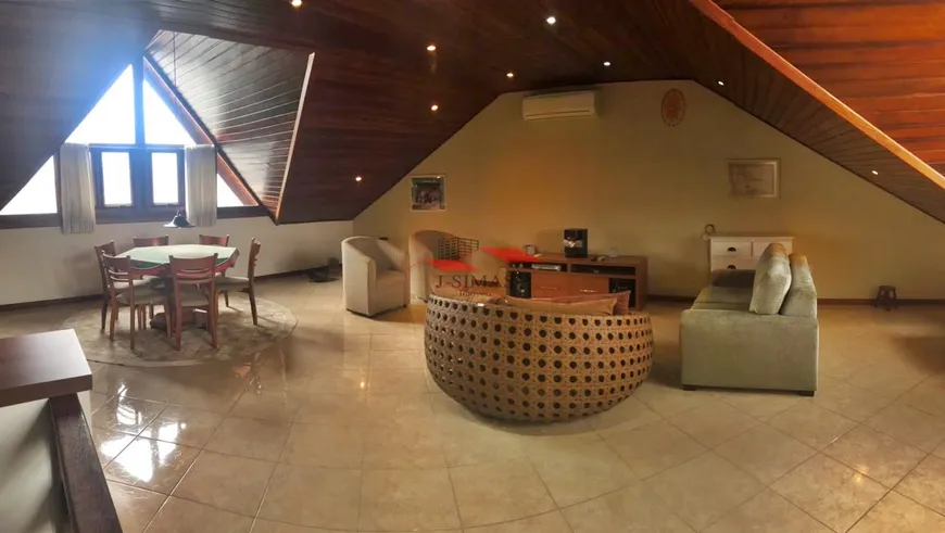 Foto 1 de Sobrado com 3 Quartos à venda, 154m² em Sarandi, Porto Alegre