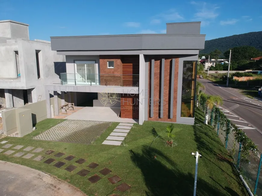 Foto 1 de Casa com 3 Quartos à venda, 212m² em São João do Rio Vermelho, Florianópolis