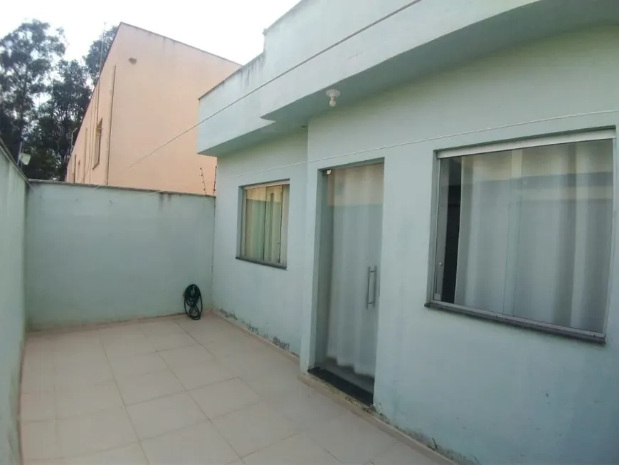 Foto 1 de Casa com 2 Quartos à venda, 50m² em Florenca, Ribeirão das Neves