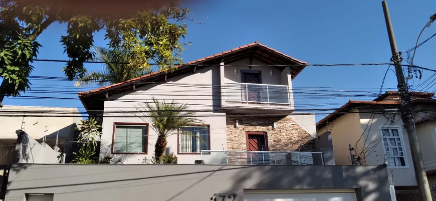 Foto 1 de Casa com 3 Quartos à venda, 260m² em Ouro Preto, Belo Horizonte