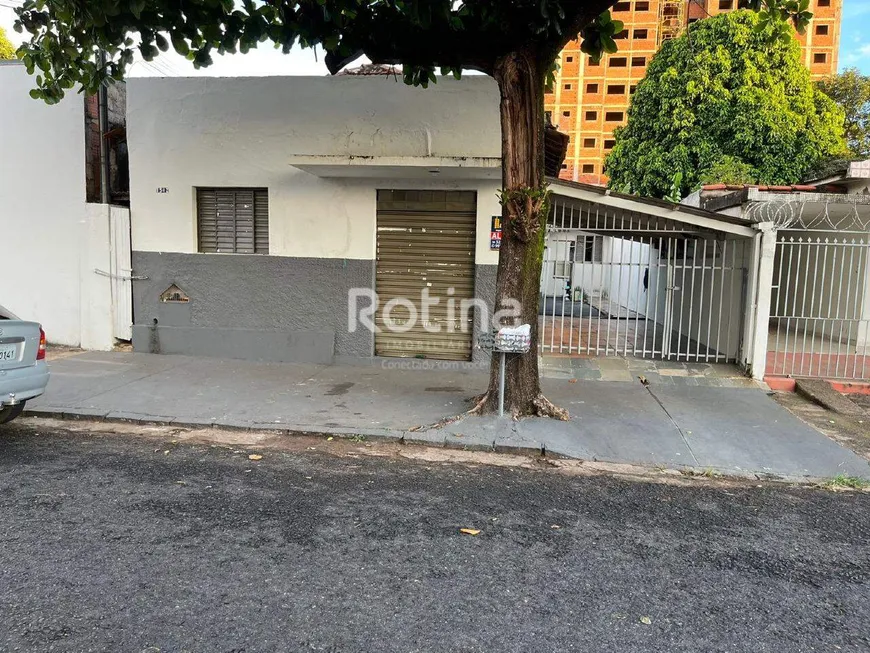 Foto 1 de Casa com 1 Quarto para alugar, 35m² em Martins, Uberlândia