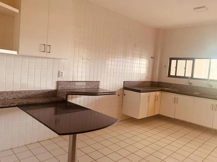 Foto 1 de Apartamento com 3 Quartos à venda, 170m² em Morro Branco, Natal