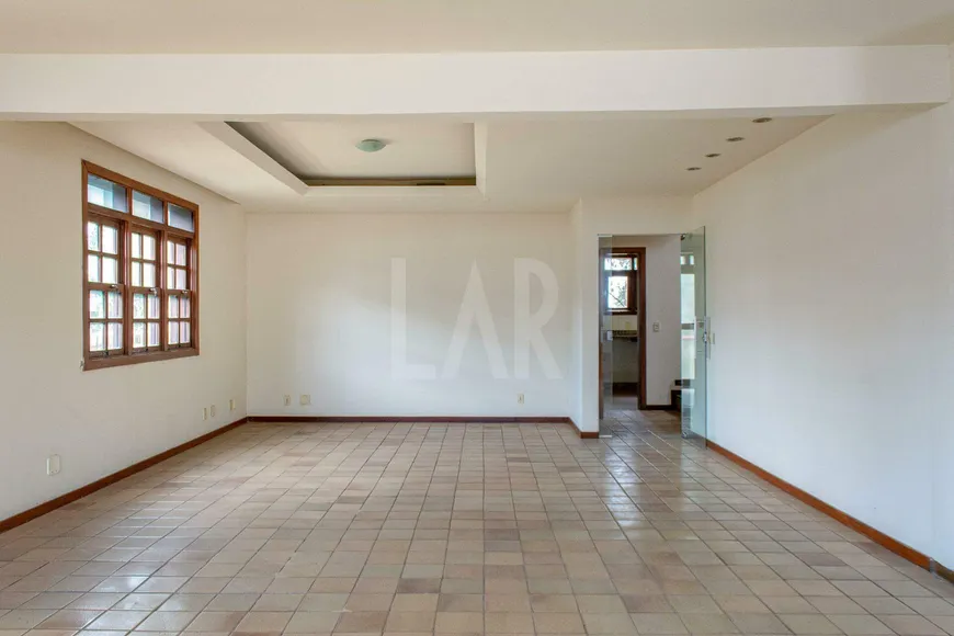 Foto 1 de Imóvel Comercial com 8 Quartos à venda, 400m² em Santa Tereza, Belo Horizonte