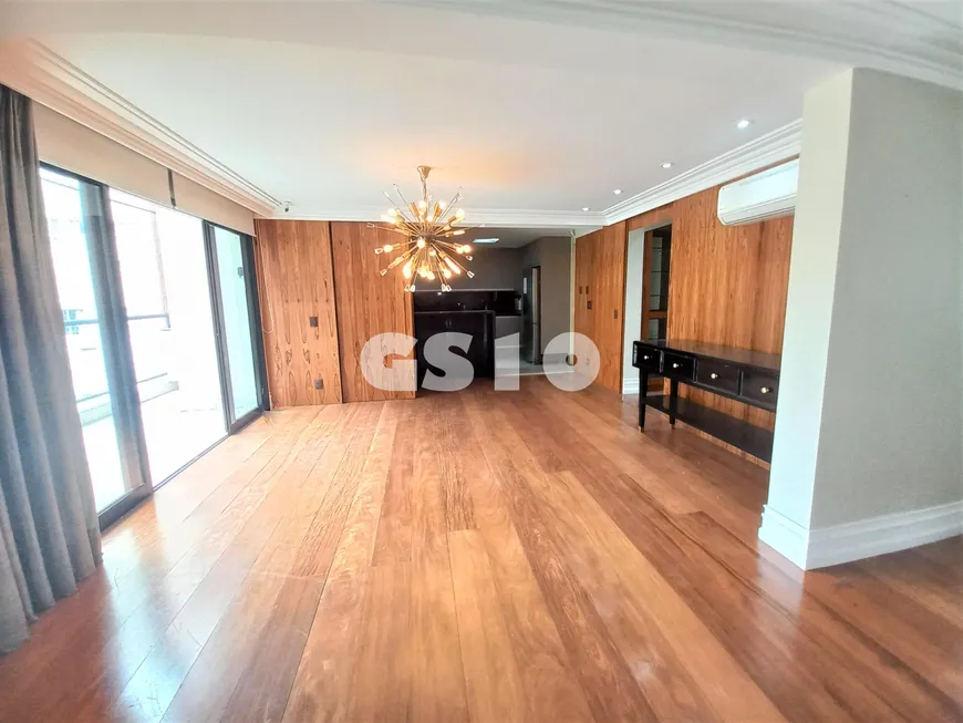 Foto 1 de Apartamento com 3 Quartos à venda, 220m² em Jardim Guedala, São Paulo