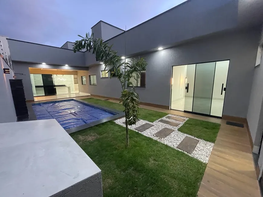 Foto 1 de Casa com 4 Quartos à venda, 185m² em Residencial Canada, Goiânia