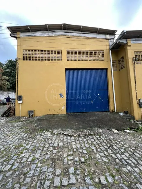 Foto 1 de Galpão/Depósito/Armazém para alugar, 210m² em Cascalheira, Camaçari