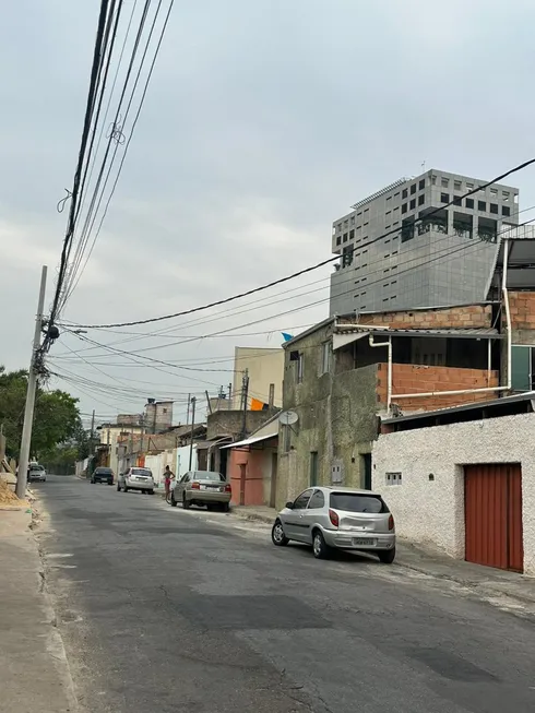 Foto 1 de Lote/Terreno à venda, 417m² em Cachoeirinha, Belo Horizonte