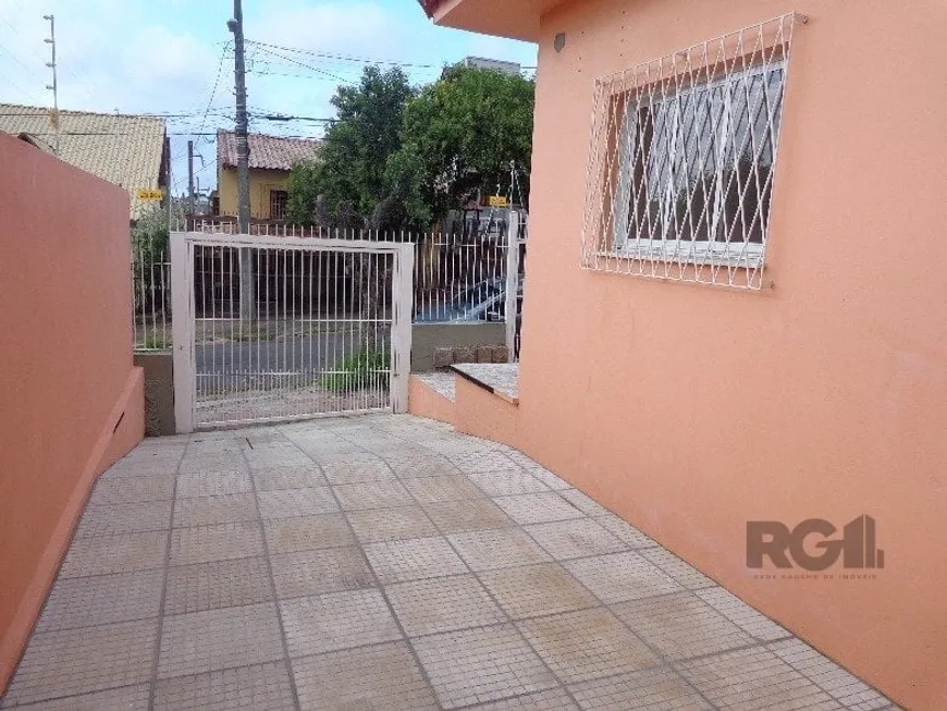 Foto 1 de Casa com 2 Quartos à venda, 81m² em Vila Ipiranga, Porto Alegre