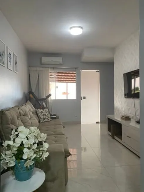 Foto 1 de Sobrado com 3 Quartos à venda, 125m² em Residencial Center Ville, Goiânia
