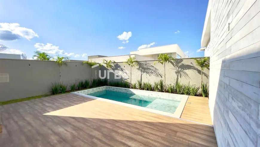 Foto 1 de Casa de Condomínio com 4 Quartos à venda, 253m² em Residencial Goiânia Golfe Clube, Goiânia