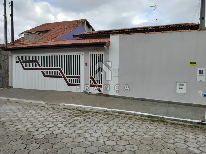 Foto 1 de Casa com 3 Quartos à venda, 210m² em Jardim Santa Maria, Jacareí