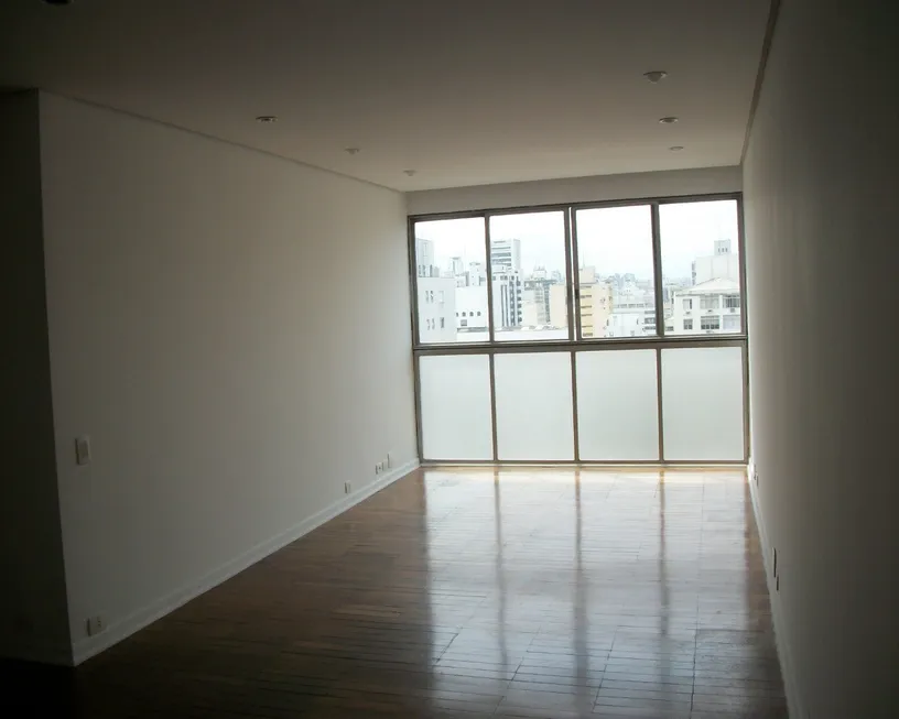 Foto 1 de Apartamento com 3 Quartos à venda, 130m² em Cerqueira César, São Paulo