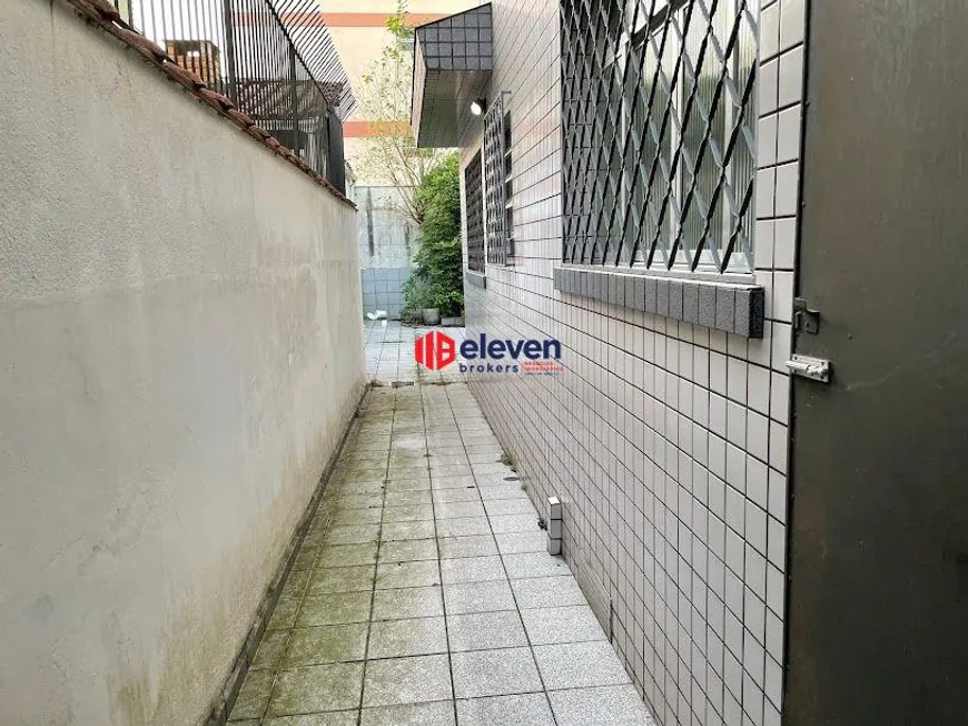 Foto 1 de Casa com 3 Quartos à venda, 335m² em Gonzaga, Santos