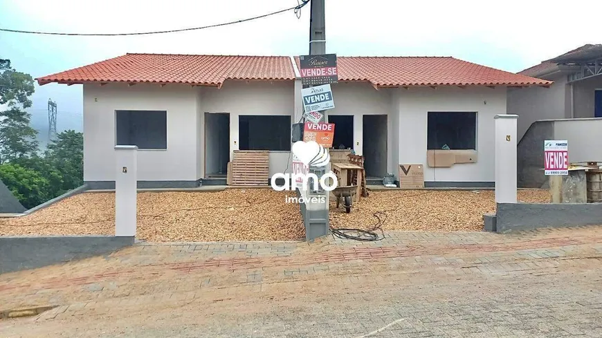 Foto 1 de Casa com 3 Quartos à venda, 79m² em Dom Joaquim, Brusque