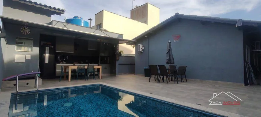 Foto 1 de Casa de Condomínio com 3 Quartos à venda, 210m² em Arua, Mogi das Cruzes