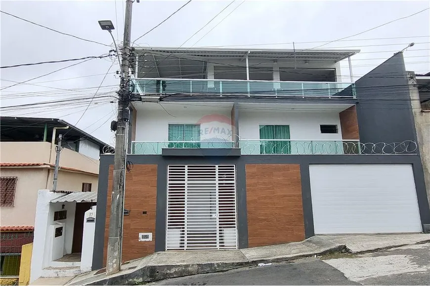 Foto 1 de Casa com 3 Quartos à venda, 206m² em Esplanada, Juiz de Fora