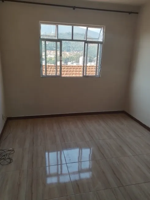 Foto 1 de Casa com 2 Quartos para alugar, 65m² em Panorama, Teresópolis