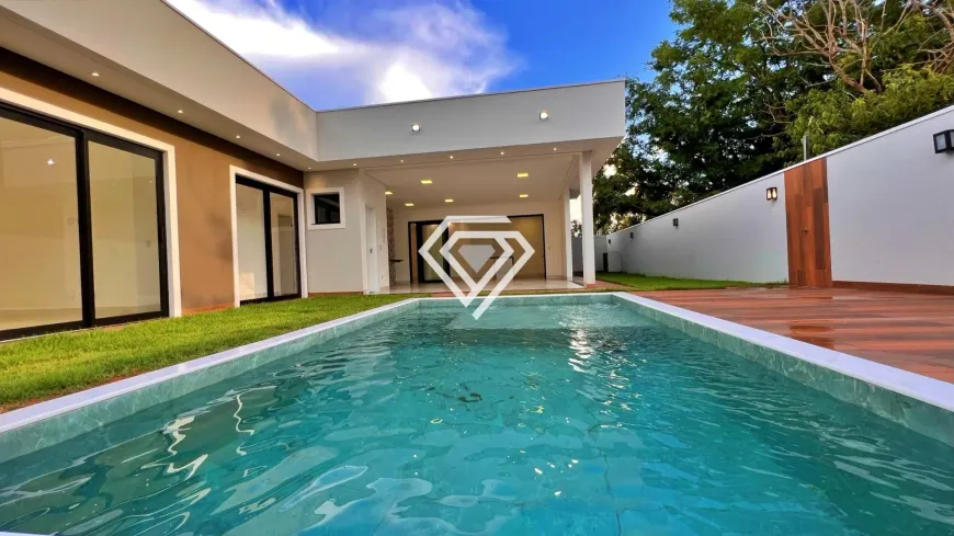 Foto 1 de Casa de Condomínio com 4 Quartos à venda, 240m² em Loteamento Caribe, Palmas