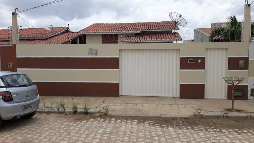 Foto 1 de Casa com 2 Quartos à venda, 55m² em Alto do Sumare, Mossoró